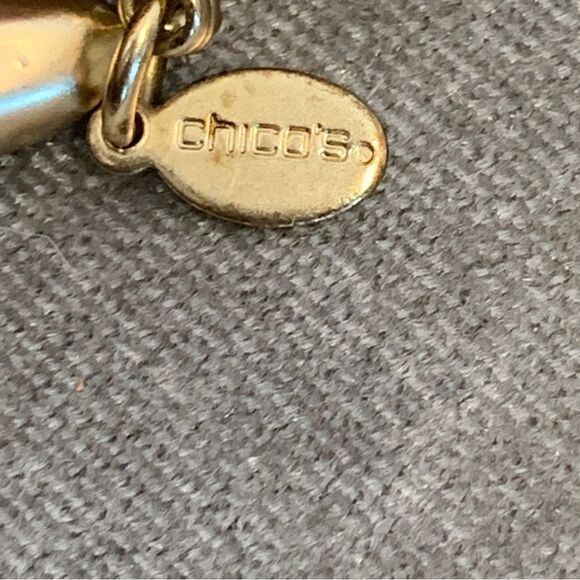 CHICO’S Green gold rhinestone necklace and bracelet set 🔥 - Picture 8 of 10